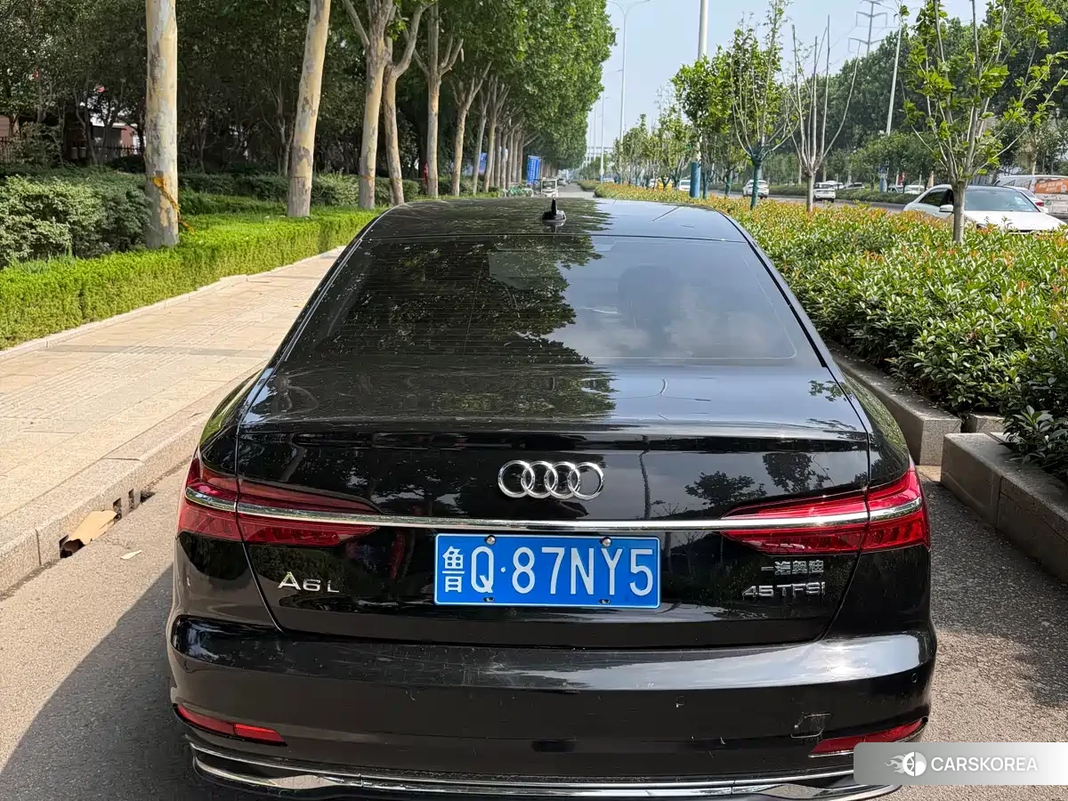 Audi A6L 2023 Черный из Китая