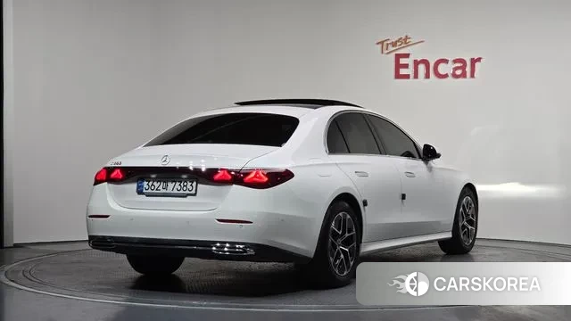 Mercedes-Benz E-Class W214 2024 Белый из Кореи