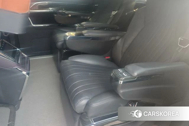 Mercedes-Benz V-class 2024 Черный из Китая