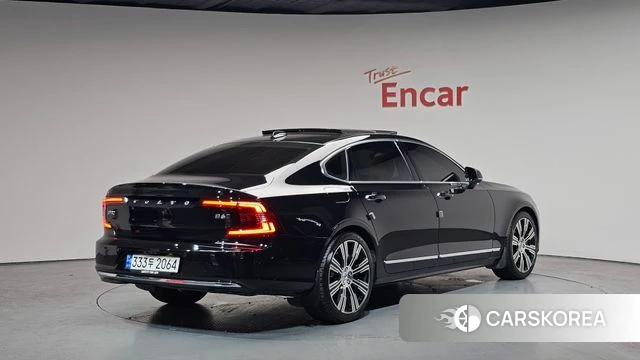 Volvo S90 2023 Черный из Кореи