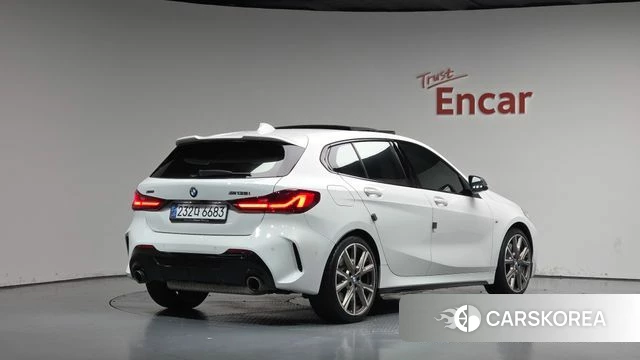 BMW 1 Series (F40) 2024 Белый из Кореи