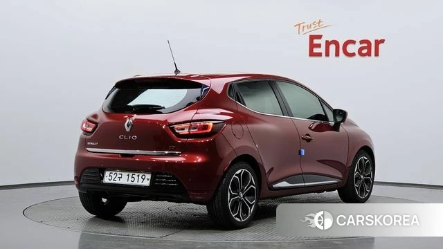 Renault Korea (Samsung) Clio 2018 Красный из Кореи