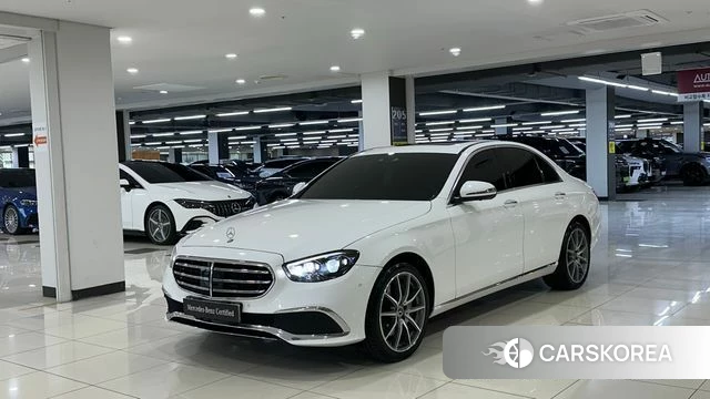Mercedes-Benz E-Class W213 2022 Белый из Кореи