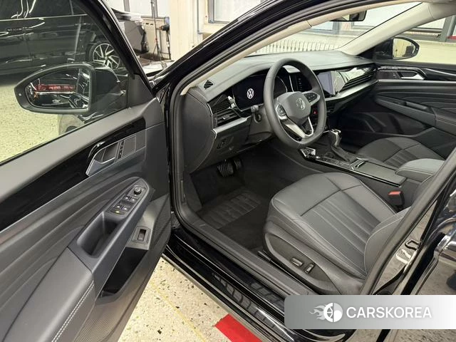 Volkswagen Passat 2023 Черный из Китая