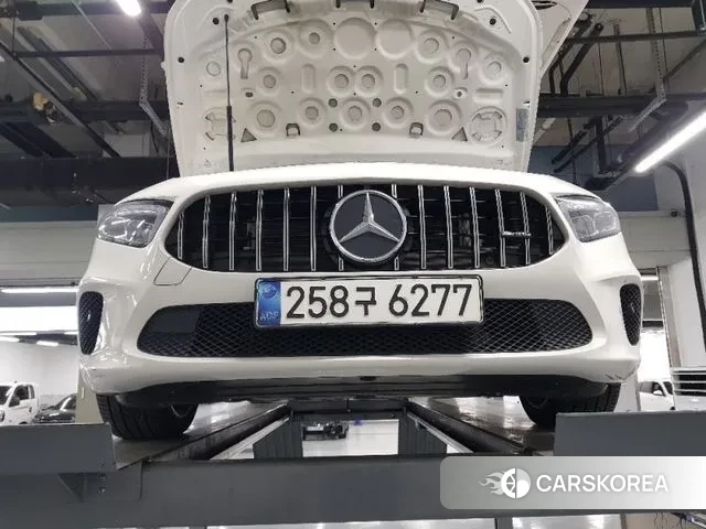 Mercedes-Benz A-Class W177 2020 Белый из Кореи