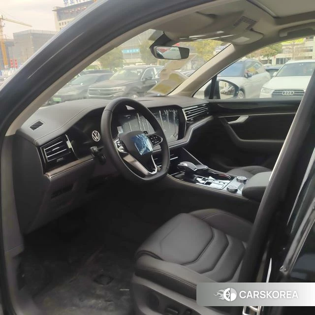 Volkswagen Touareg 2026 Черный из Китая