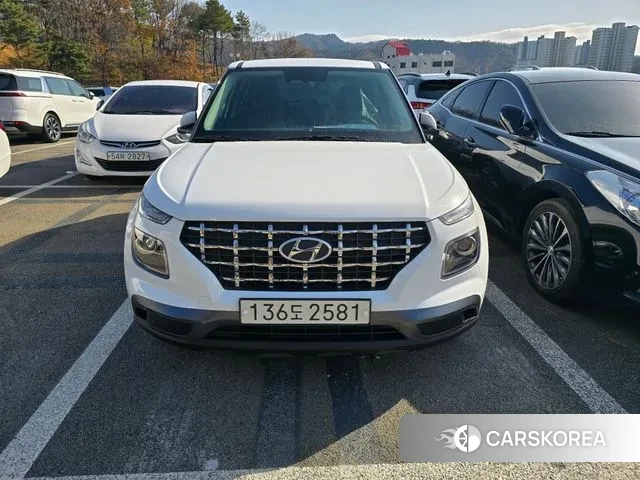 Hyundai Venue 2023 Белый из Кореи