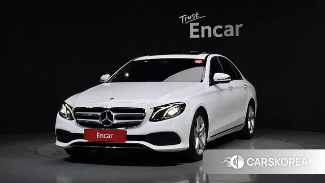 Mercedes-Benz E-Class W213 2018 Белый из Кореи