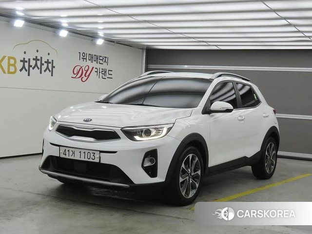 Kia Stonic 2018 Белый из Кореи