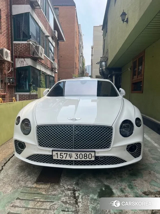 Bentley Continental GT 3rd Generation 2022 Белый из Кореи