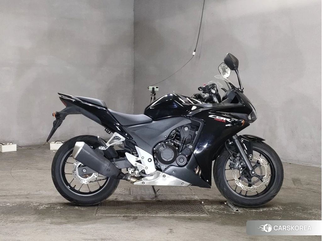 Проданный Honda CBR400R 2013 из Японии