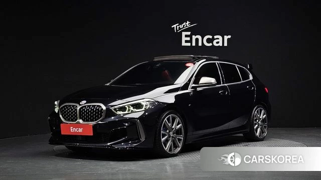 BMW 1 Series (F40) 2023 Черный из Кореи