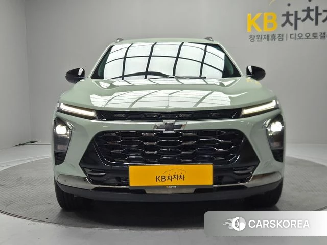 Chevrolet (GM Daewoo) Trax Crossover 2024 Светло-зеленый из Кореи