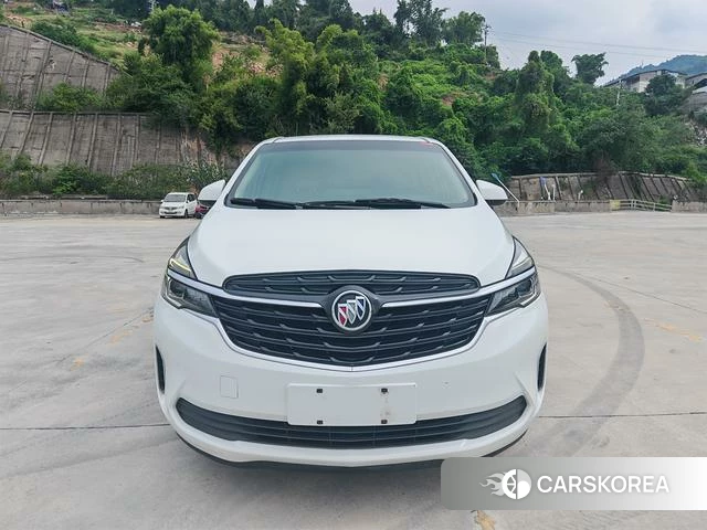Buick GL8 2021 Белый из Китая
