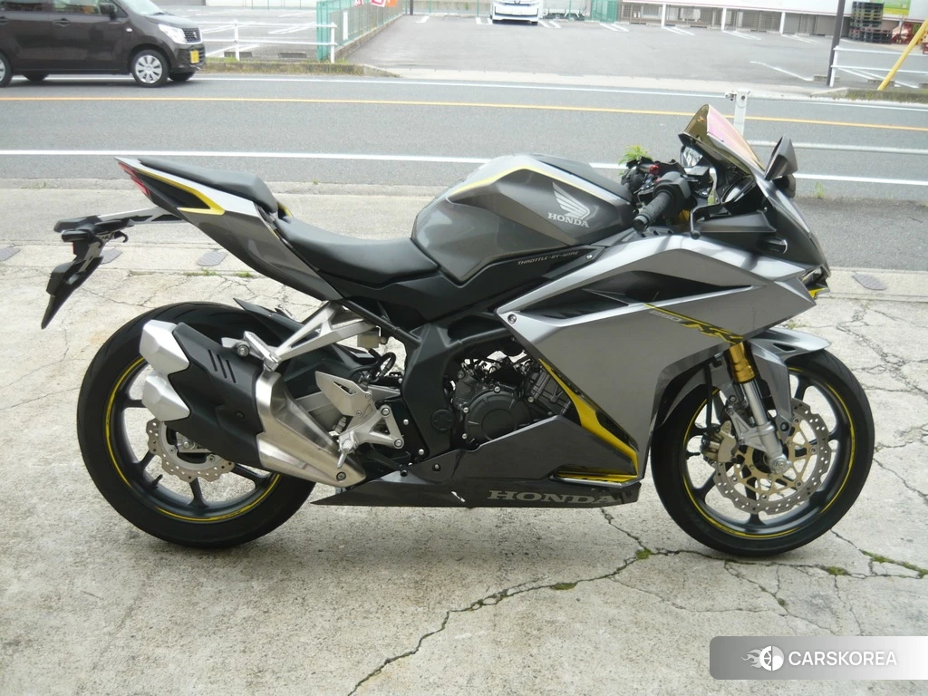 Проданный Triumph DAYTONA 675SE 2010 из Японии, фото 2