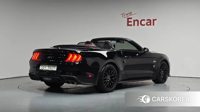 Ford Mustang 2019 Черный из Кореи