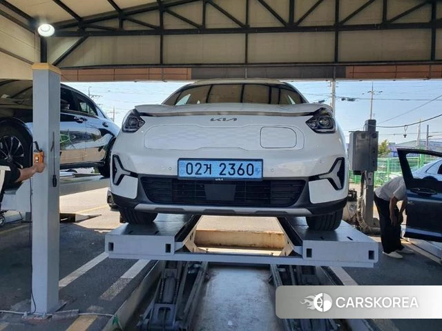 Kia Niro Plus 2022 Белый из Кореи