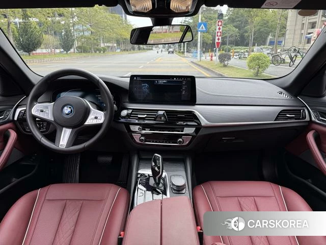 BMW 5 series PHEV 2023 Черный из Китая