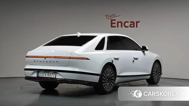 Hyundai Grandeur Hybrid (GN7) 2025 Белый из Кореи