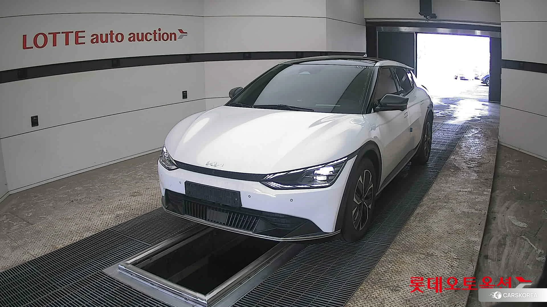 Kia EV6 2023 Белый из Кореи