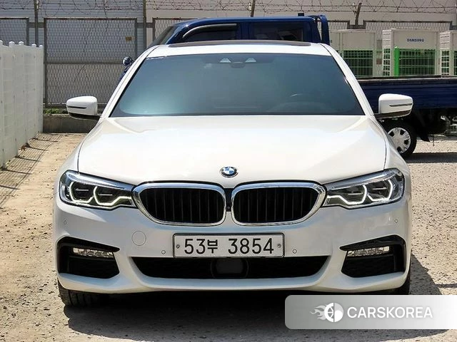 BMW 5 Series (G30) 2018 Белый из Кореи