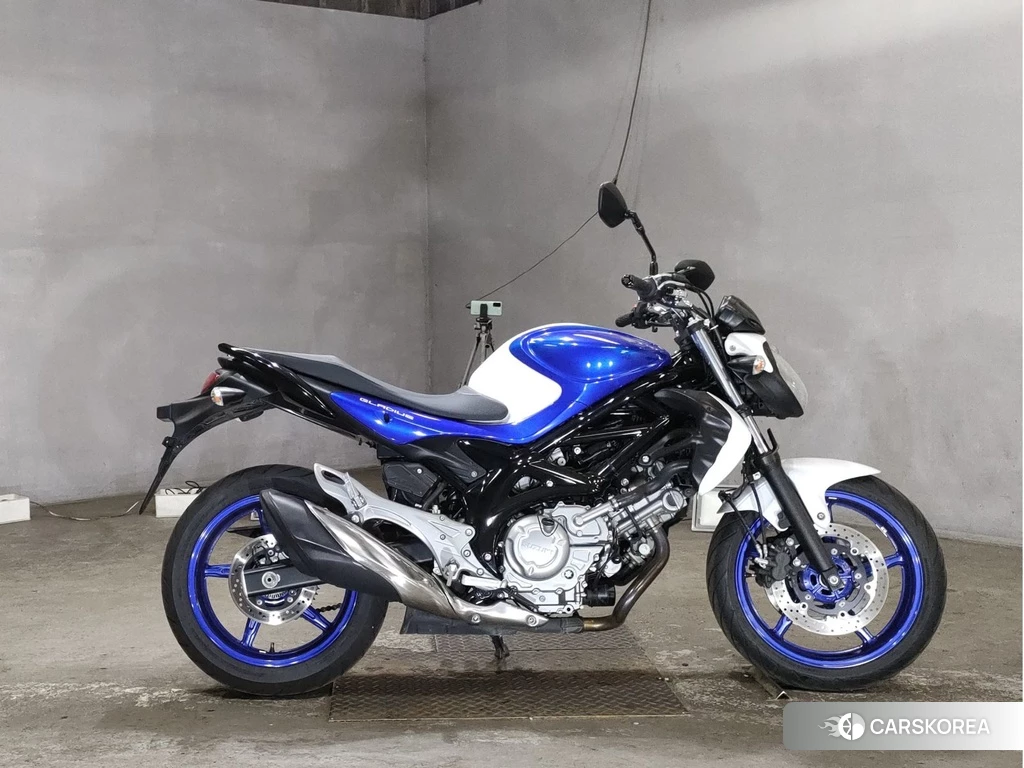 Проданный Suzuki GLADIUS 400 2013 из Японии