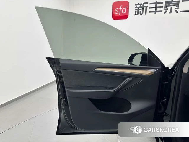 Tesla Model Y 2021 Черный из Китая