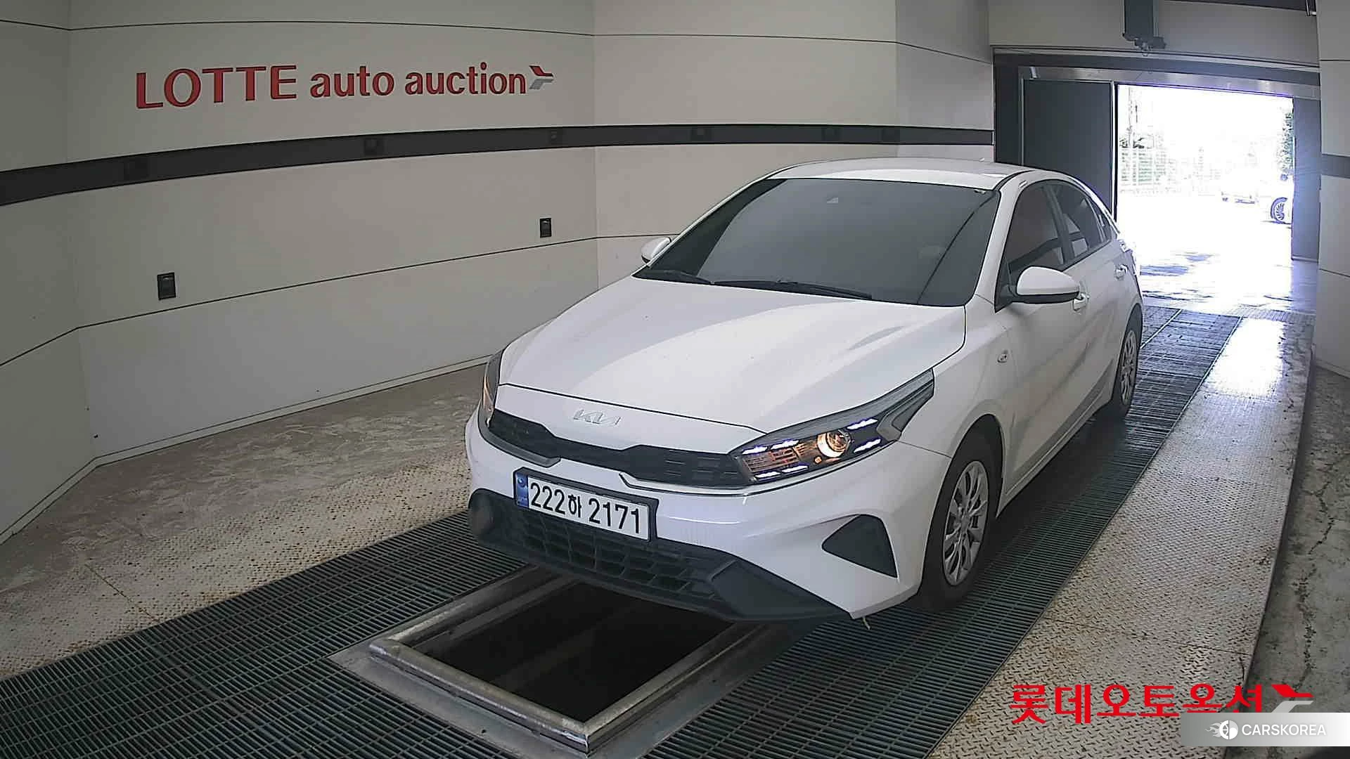 Kia K3 2024 Snow White Pearl из Кореи