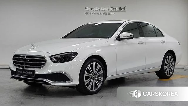 Mercedes-Benz E-Class W213 2023 Белый из Кореи