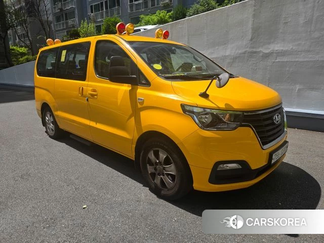 Hyundai The New Grand Starex 2018 Желтый из Кореи