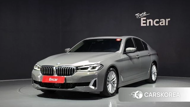 BMW 5 Series (G30) 2022 Серебристо-серый из Кореи