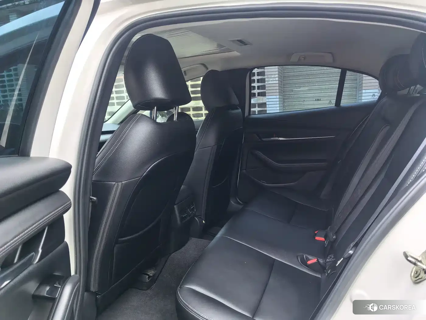 Mazda 3 2023 Белый из Китая