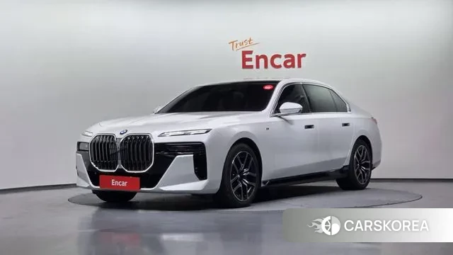 BMW 7 Series (G70) 2023 Белый из Кореи