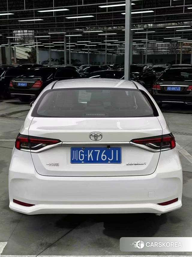 Toyota Corolla 2023 Белый из Китая