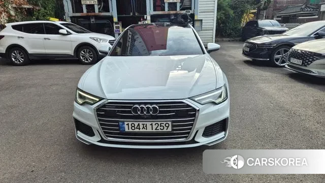Audi A6 (C8) 2022 Белый из Кореи