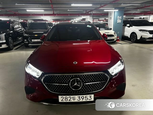 Mercedes-Benz E-Class W214 2025 Красный из Кореи