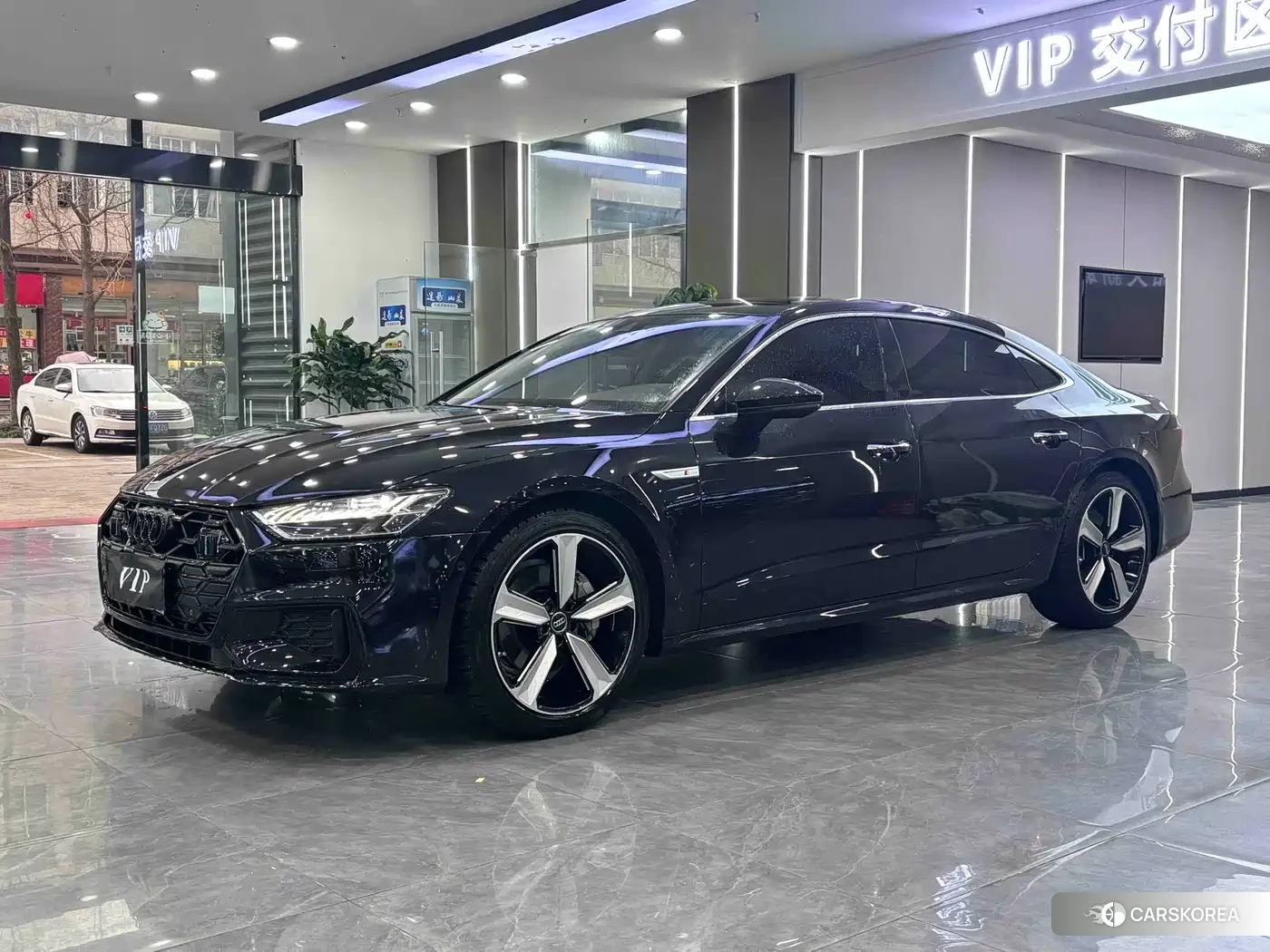 Audi A7L 2023 Черный из Китая