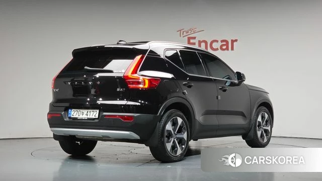 Volvo XC40 2023 Черный из Кореи