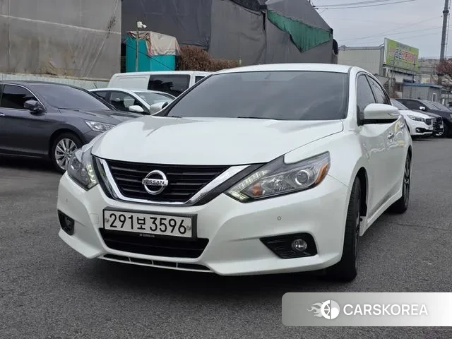 Nissan Altima 2018 Жемчужный цвет из Кореи