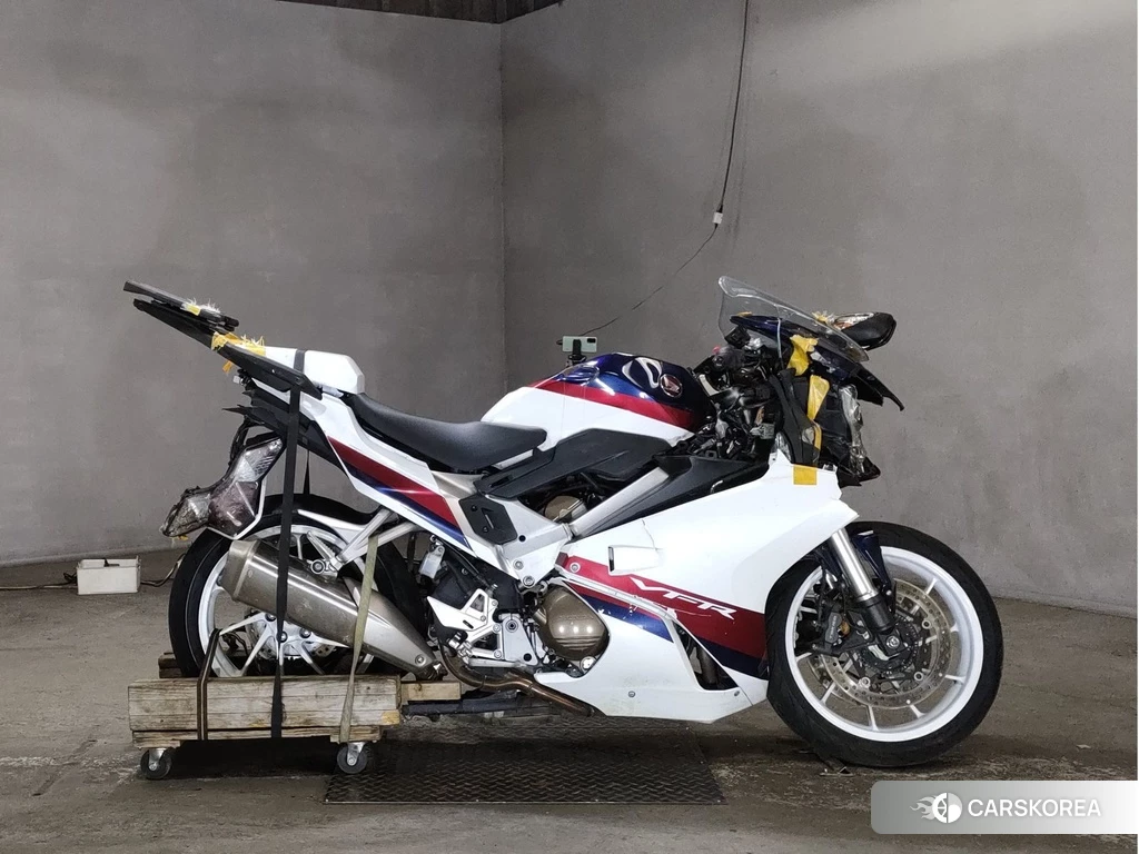 Проданный Honda VFR800F 2020 из Японии