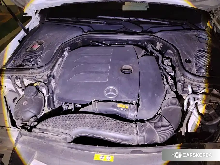Mercedes-Benz E-Class 2023 Белый из Китая