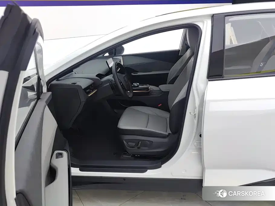 Toyota bZ3 2026 Белый из Китая