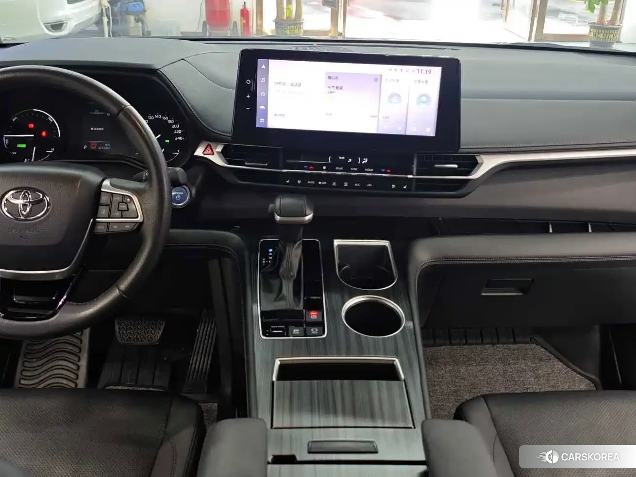 Toyota Sienna 2024 Silver/gray из Китая