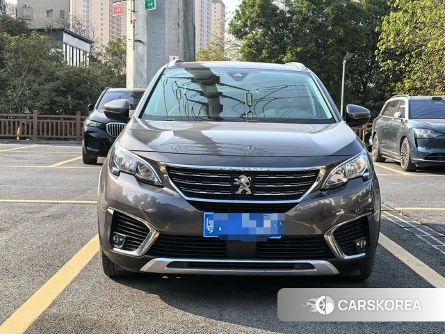 Peugeot 5008 2018 Темно-серый из Китая