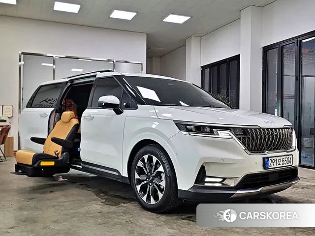 Kia Carnival 4th generation 2023 Белый из Кореи