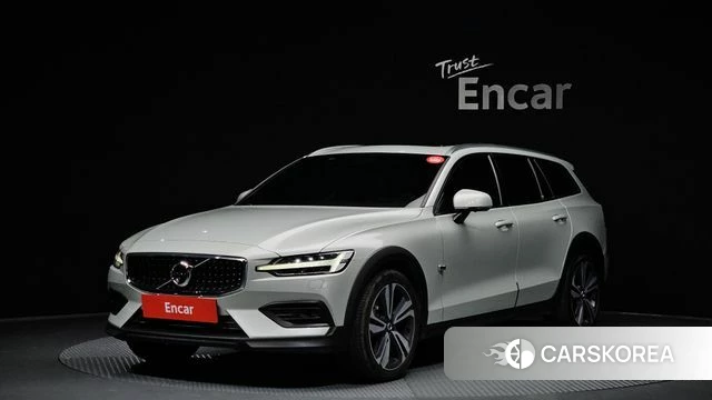 Volvo V60 Cross-Country 2nd Generation 2019 Серебристо-серый из Кореи