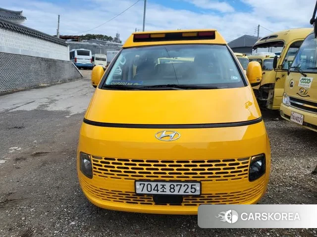 Hyundai Staria 2023 Желтый из Кореи