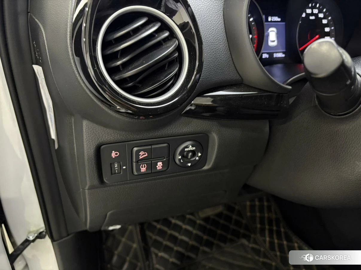 Kia KX1 2019 Белый из Китая