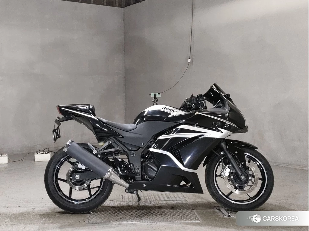 Проданный Kawasaki NINJA 250R id 4168742 из Японии, фото 2