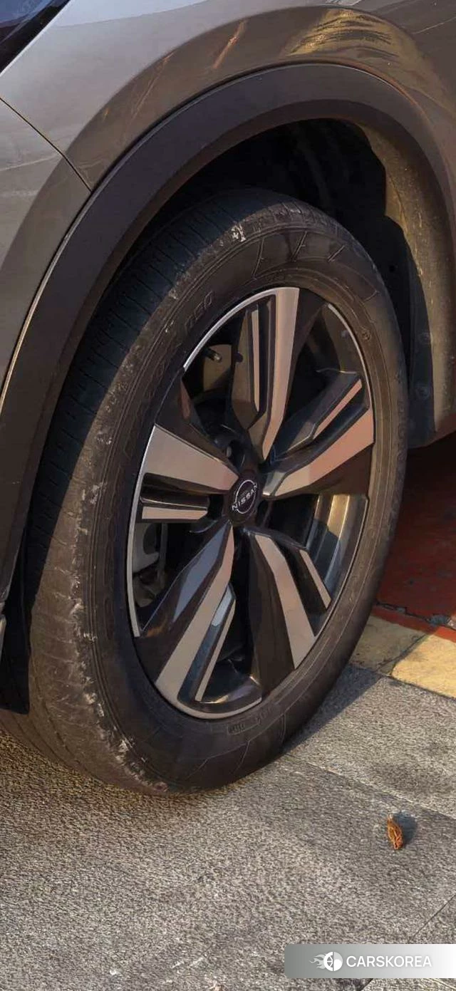 Nissan Qijun 2023 Шампань из Китая